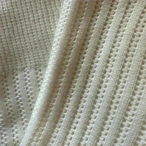 Knotted Long Sleeve Cream Sweater Women’s Size Medium - Picture 7 of 8